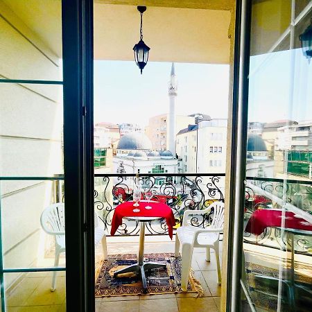 4 Llullat - City Center Apartment Приштина Екстер'єр фото