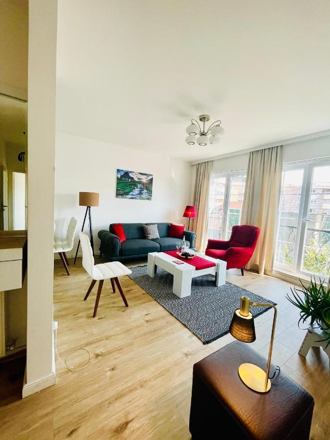 4 Llullat - City Center Apartment Приштина Екстер'єр фото