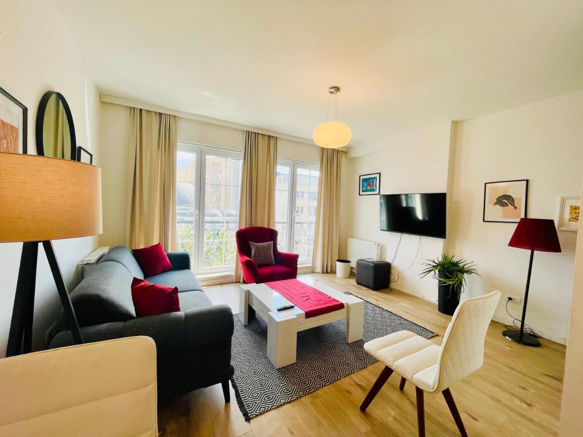 4 Llullat - City Center Apartment Приштина Екстер'єр фото
